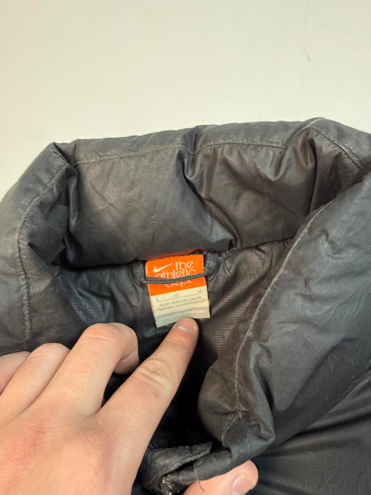 Vintage Nike mini swoosh puffer jacket (L)