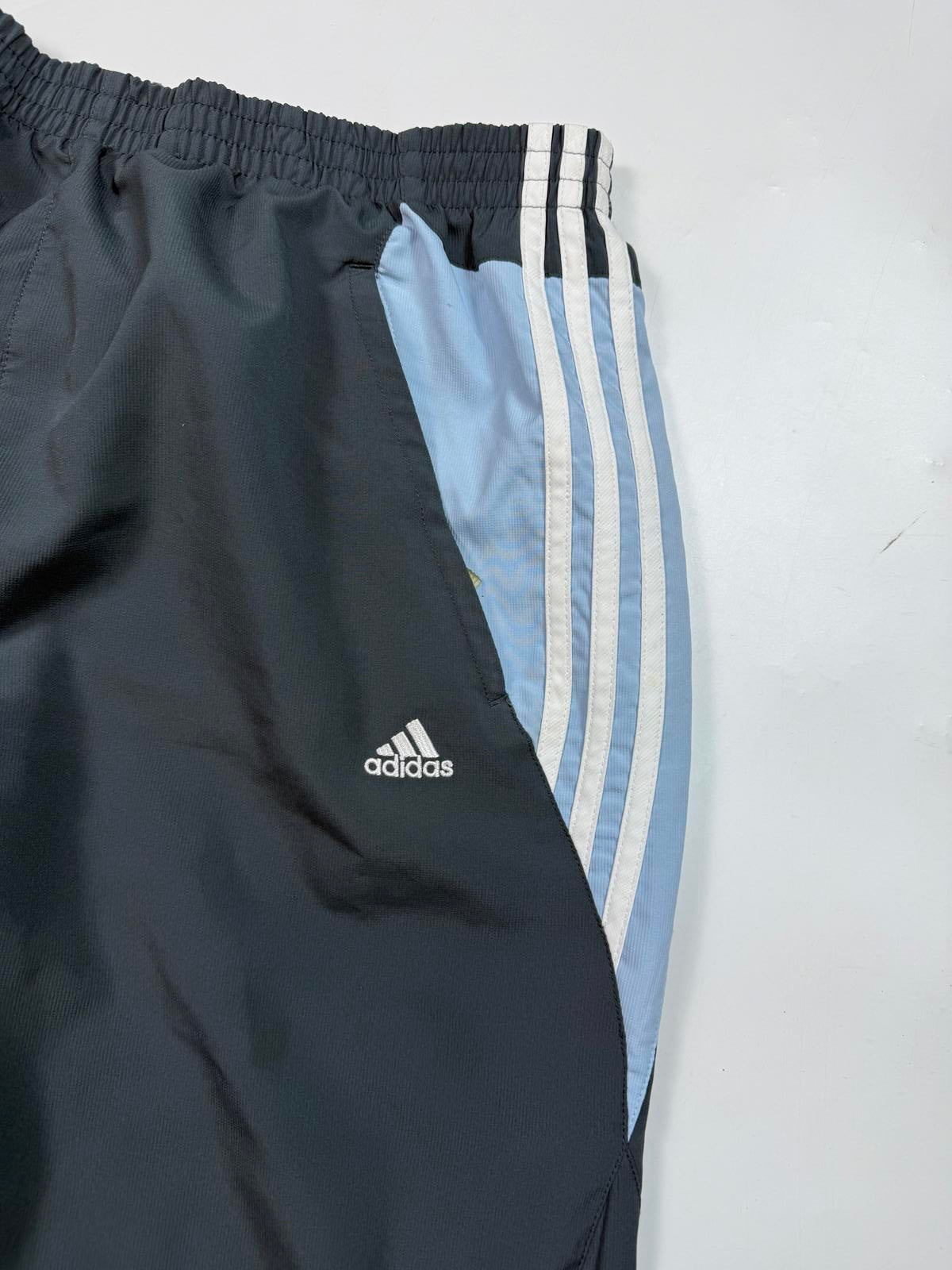 Vintage Adidas baggy track pants (L)