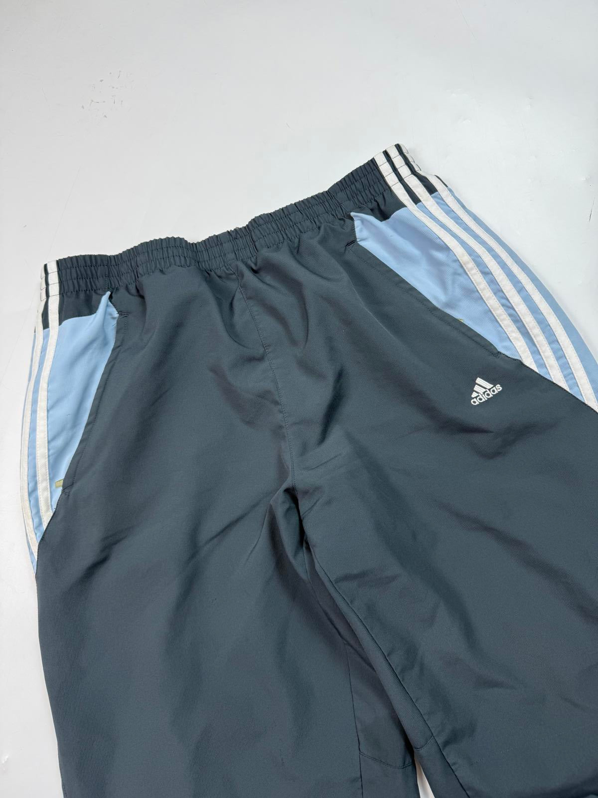 Vintage Adidas baggy track pants (L)